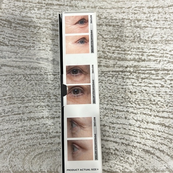 COPY - - Eye tightner cream to help with wrinkles, puffiness Peter Thomas Roth - Picture 2 of 7